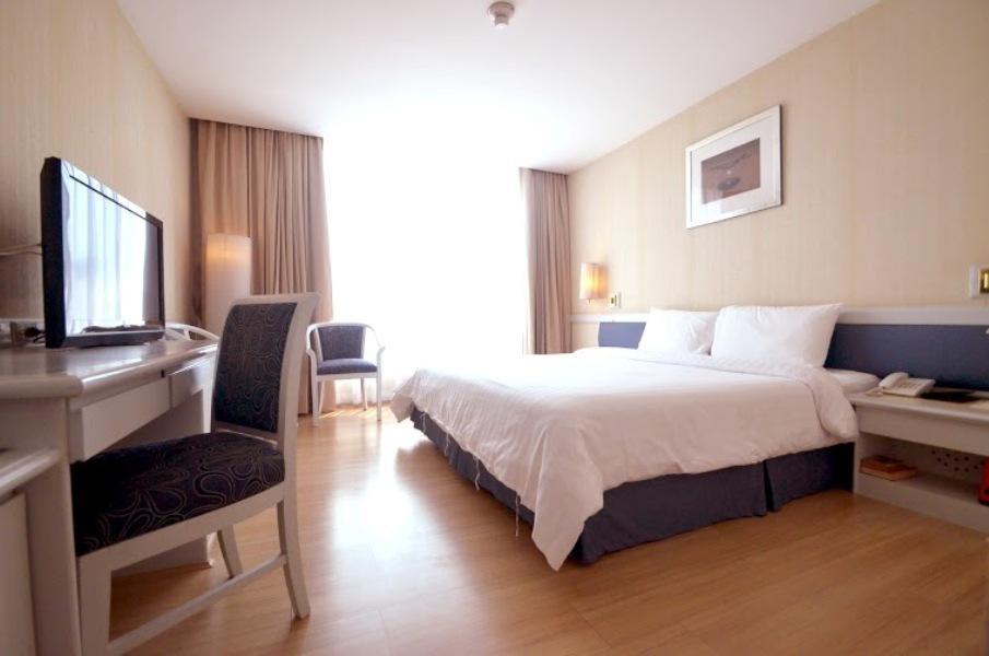 The City Hotel Sriracha By Bbh Japan Si Racha Room photo